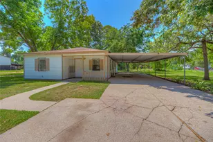 305 Oak Ridge Dr, Onalaska, TX 77360 - Photo 1