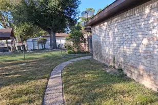 7515 Brush Wood Dr, Houston, TX 77088 - Photo 4