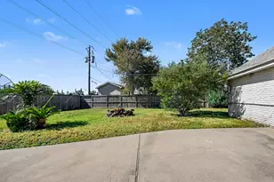5001 Glenhaven Dr, Baytown, TX 77521 - Photo 38
