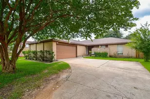 13107 Northfleet Dr, Houston, TX 77082 - Photo 2