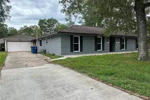 228 Oak Manor Dr, Alvin, TX 77511 - Photo 4