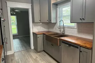 228 Oak Manor Dr, Alvin, TX 77511 - Photo 12