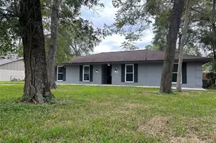 228 Oak Manor Dr, Alvin, TX 77511 - Photo 2