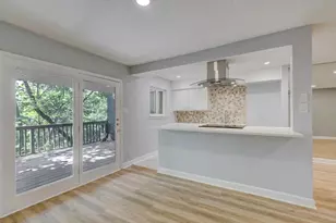 8225 Kingsbrook Rd, Houston, TX 77024 - Photo 4