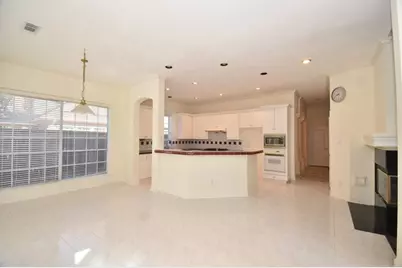 16 Treverstone Court, Sugar Land, TX 77479 - Photo 6