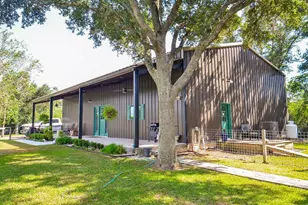 7834 County Rd 255, Damon, TX 77430 - Photo 2