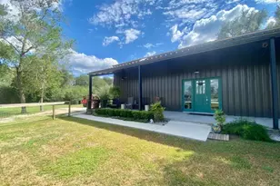 7834 County Rd 255, Damon, TX 77430 - Photo 8