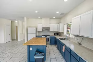 9641 Weldridge Dr, Sugar Land, TX 77498 - Photo 12