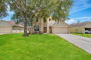 9641 Weldridge Dr, Sugar Land, TX 77498 - Photo 2