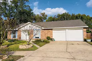 17131 Hewing Dr, Friendswood, TX 77546 - Photo 1