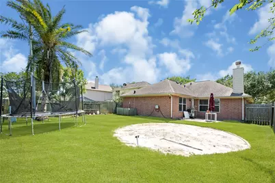 327 Mammoth Springs Lane, Dickinson, TX 77539 - Photo 14