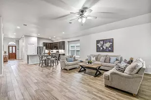 305 Bordeaux Ct, Alvin, TX 77511 - Photo 16
