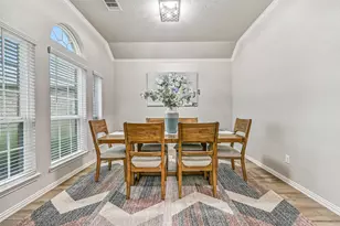 305 Bordeaux Ct, Alvin, TX 77511 - Photo 8