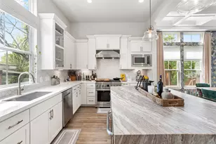 4504 Yupon St, Houston, TX 77006 - Photo 2