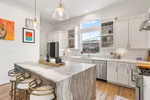 4504 Yupon St, Houston, TX 77006 - Photo 4