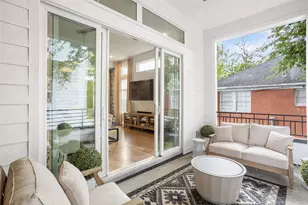 4504 Yupon St, Houston, TX 77006 - Photo 14