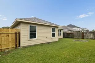 7811 Adonis Ave, Baytown, TX 77521 - Photo 32