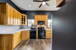 602 E Myrtle St, Angleton, TX 77515 - Photo 24