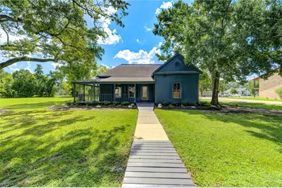 602 E Myrtle Street, Angleton, TX 77515 - Photo 2