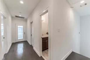 118 Sylvester Rd, Houston, TX 77009 - Photo 8