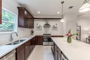 118 Sylvester Rd, Houston, TX 77009 - Photo 6