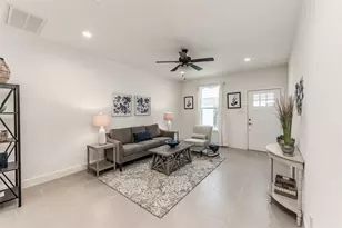 118 Sylvester Rd, Houston, TX 77009 - Photo 4