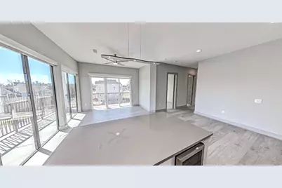 401 W 25th Street #1101, Houston, TX 77008 - Photo 2