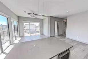 401 W 25th St, Houston, TX 77008 - Photo 2