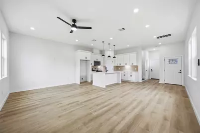 6610 Ezzard Charles Lane #A/B, Houston, TX 77091 - Photo 16