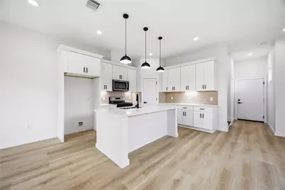 6610 Ezzard Charles Lane #A/B, Houston, TX 77091 - Photo 10