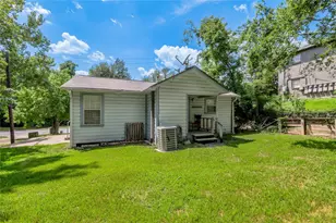 1015 Avenue J, Huntsville, TX 77320 - Photo 22