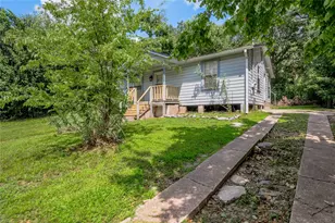 1015 Avenue J, Huntsville, TX 77320 - Photo 2