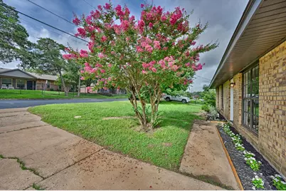 806 W Jefferson Street, Brenham, TX 77833 - Photo 18