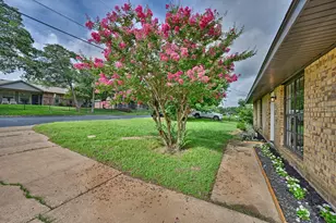 806 W Jefferson St, Brenham, TX 77833 - Photo 18