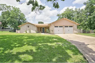 635 W Church St, Centerville, TX 75833 - Photo 2