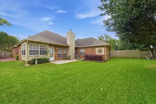 1139 Peachford Ln, Houston, TX 77062 - Photo 2