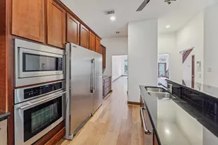 1533 Nevada St, Houston, TX 77006 - Photo 14