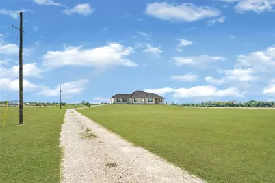 2256 W Bayshore Road, Anahuac, TX 77514 - Photo 4