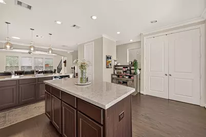 10811 Kyler Oaks Place, Houston, TX 77043 - Photo 14