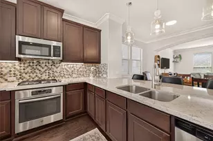 10811 Kyler Oaks Pl, Houston, TX 77043 - Photo 12