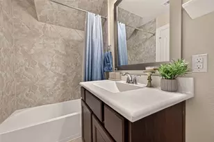 10811 Kyler Oaks Pl, Houston, TX 77043 - Photo 24