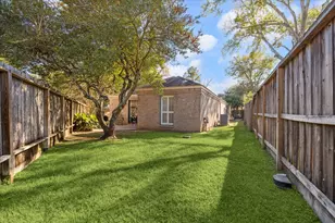 306 Commodore Way, Houston, TX 77079 - Photo 30