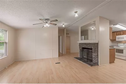 1323 Avenue E, Huntsville, TX 77340 - Photo 2