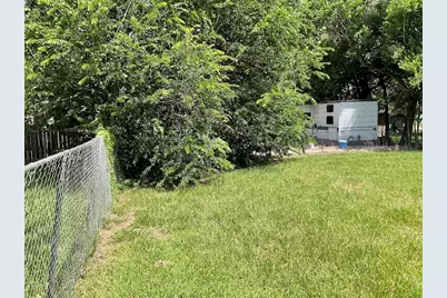 805 E Calhoun Street, El Campo, TX 77437 - Photo 10