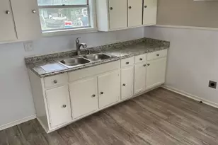 805 E Calhoun St, El Campo, TX 77437 - Photo 10