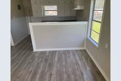 805 E Calhoun Street, El Campo, TX 77437 - Photo 2