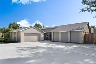 7710 Breda Dr, Baytown, TX 77521 - Photo 4