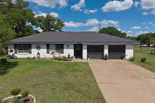 3613 Oak Ridge Dr, Bryan, TX 77802 - Photo 2