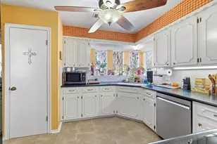 210 Basswood Dr, Spring, TX 77386 - Photo 8