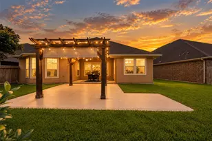 2112 Nogalas Ln, League City, TX 77573 - Photo 2